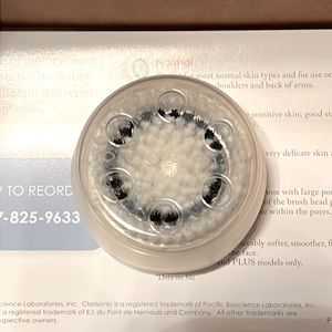 Brand New CLARISONIC Replacement Brush Head SENSITIVE skin. Each sold separately